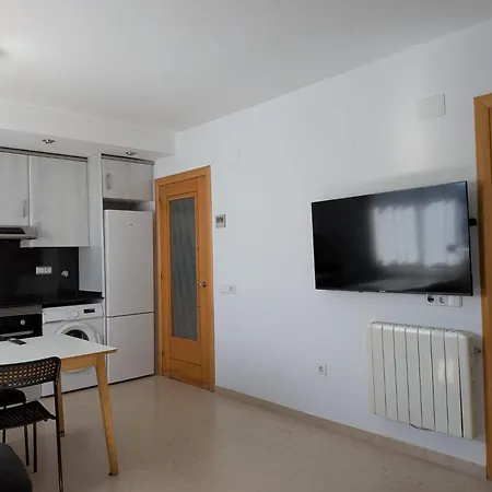 Beachside With Private Parking & Nature Views