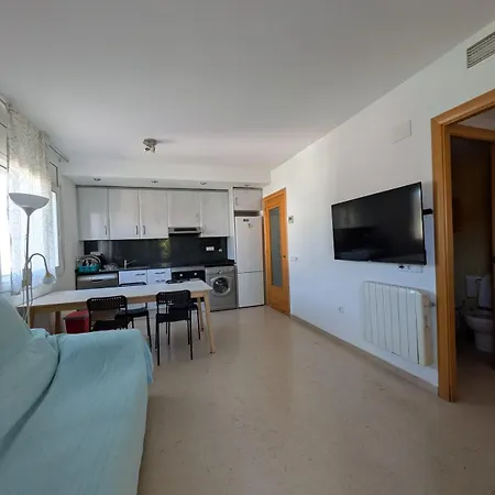 Beachside With Private Parking & Nature Views