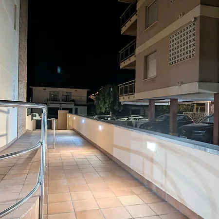 Apartment Beachside With Private Parking & Nature Views